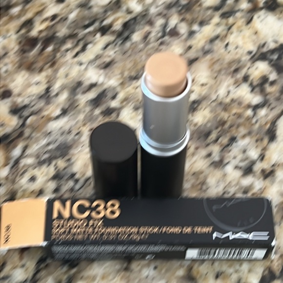 ⚡️🦄MAC Cosmetics NC38 Studio Fix Foundation Stick - Picture 5 of 10